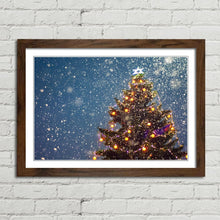 Load image into Gallery viewer, Christmas Tree in Falling Snow Star