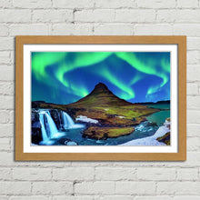 Load image into Gallery viewer, Northern Lights Kirkjufell