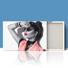 Load image into Gallery viewer, Glamour Fashion Model Sunglasses