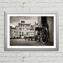 Load image into Gallery viewer, Piazza dell Anfiteatro Lucca Bike