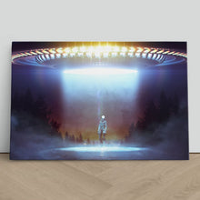 Load image into Gallery viewer, Close Encounter Alien Flying Saucer