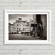 Load image into Gallery viewer, Piazza dell Anfiteatro Lucca Bike