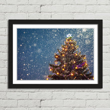 Load image into Gallery viewer, Christmas Tree in Falling Snow Star
