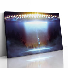 Load image into Gallery viewer, Close Encounter Alien Flying Saucer