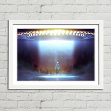 Load image into Gallery viewer, Close Encounter Alien Flying Saucer