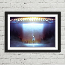 Load image into Gallery viewer, Close Encounter Alien Flying Saucer