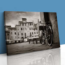 Load image into Gallery viewer, Piazza dell Anfiteatro Lucca Bike