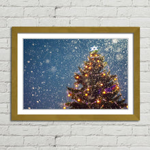 Load image into Gallery viewer, Christmas Tree in Falling Snow Star