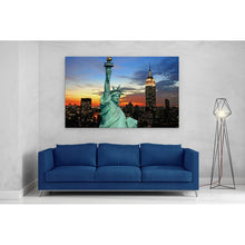 Load image into Gallery viewer, Statue of Liberty New York Skyline
