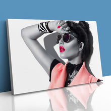 Load image into Gallery viewer, Glamour Fashion Model Sunglasses
