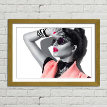 Load image into Gallery viewer, Glamour Fashion Model Sunglasses
